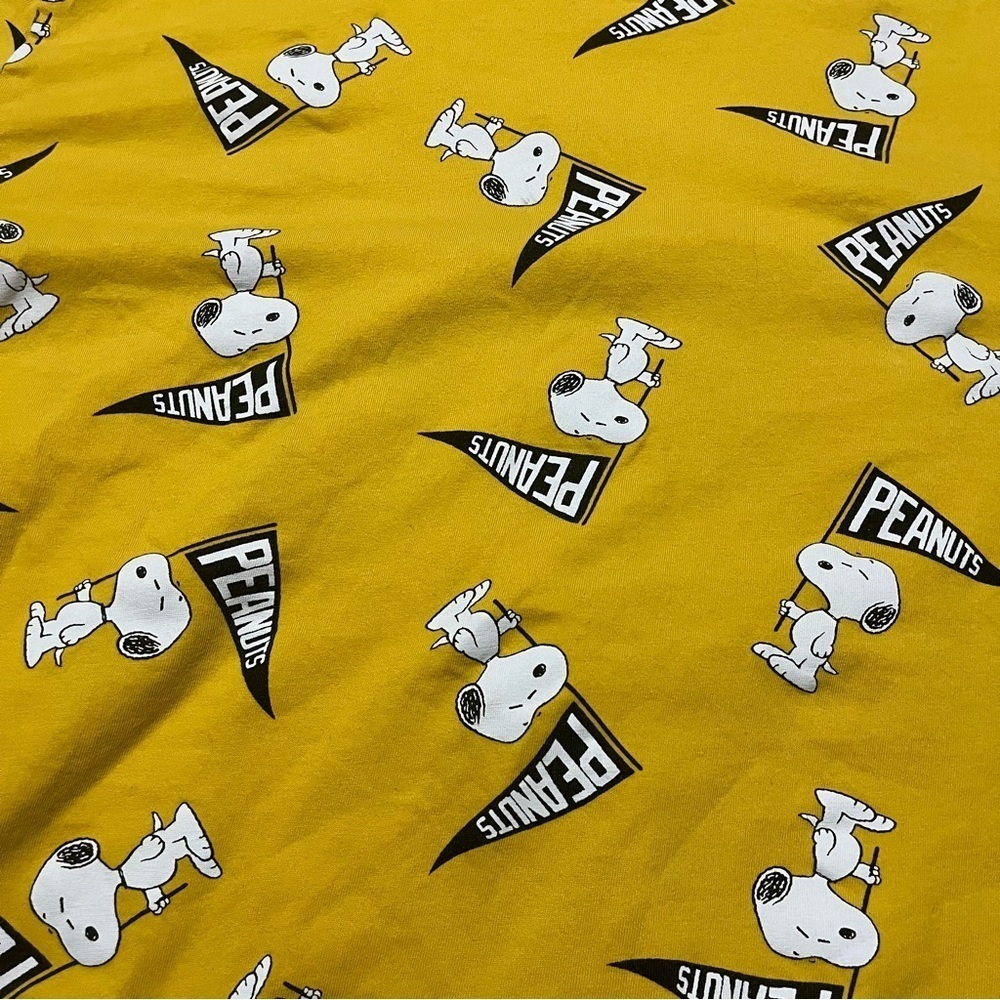 Snoopy Peanuts All over Print Yellow Graphic Tee H&M Size XL Crewneck Cotton - Picture 3 of 6